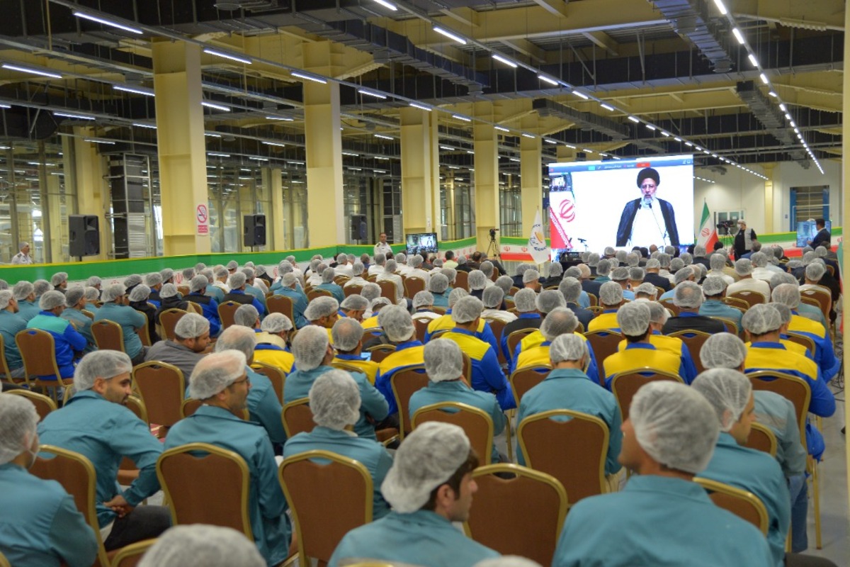 “زرکام”بزرگترین کارخانه”کانفکشنری”خاورمیانه در ارتباط زنده تصویری با آیت الله رئیسی، رئیس جمهور، به بهره برداری رسید.